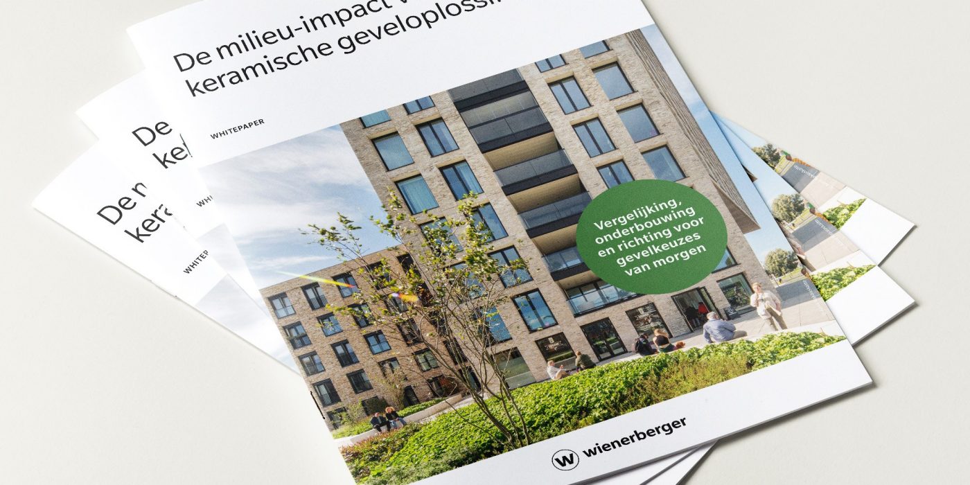 mock up van de brochure de milieu-impact van keramische gevelbekleding