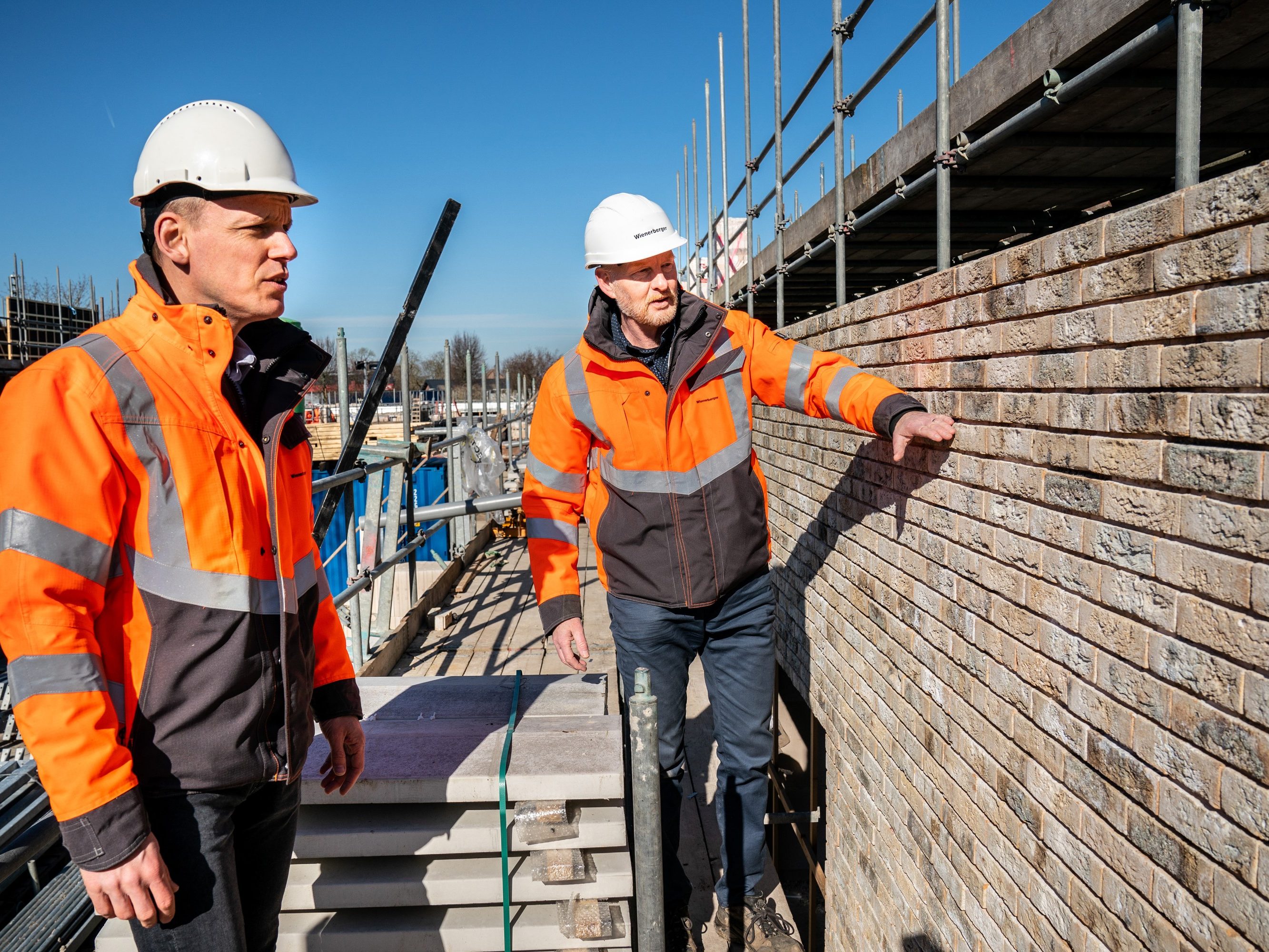 Verwerking van Marziale HV ClickBrick Pure gevelstenen in project Tuinhof in Ameide