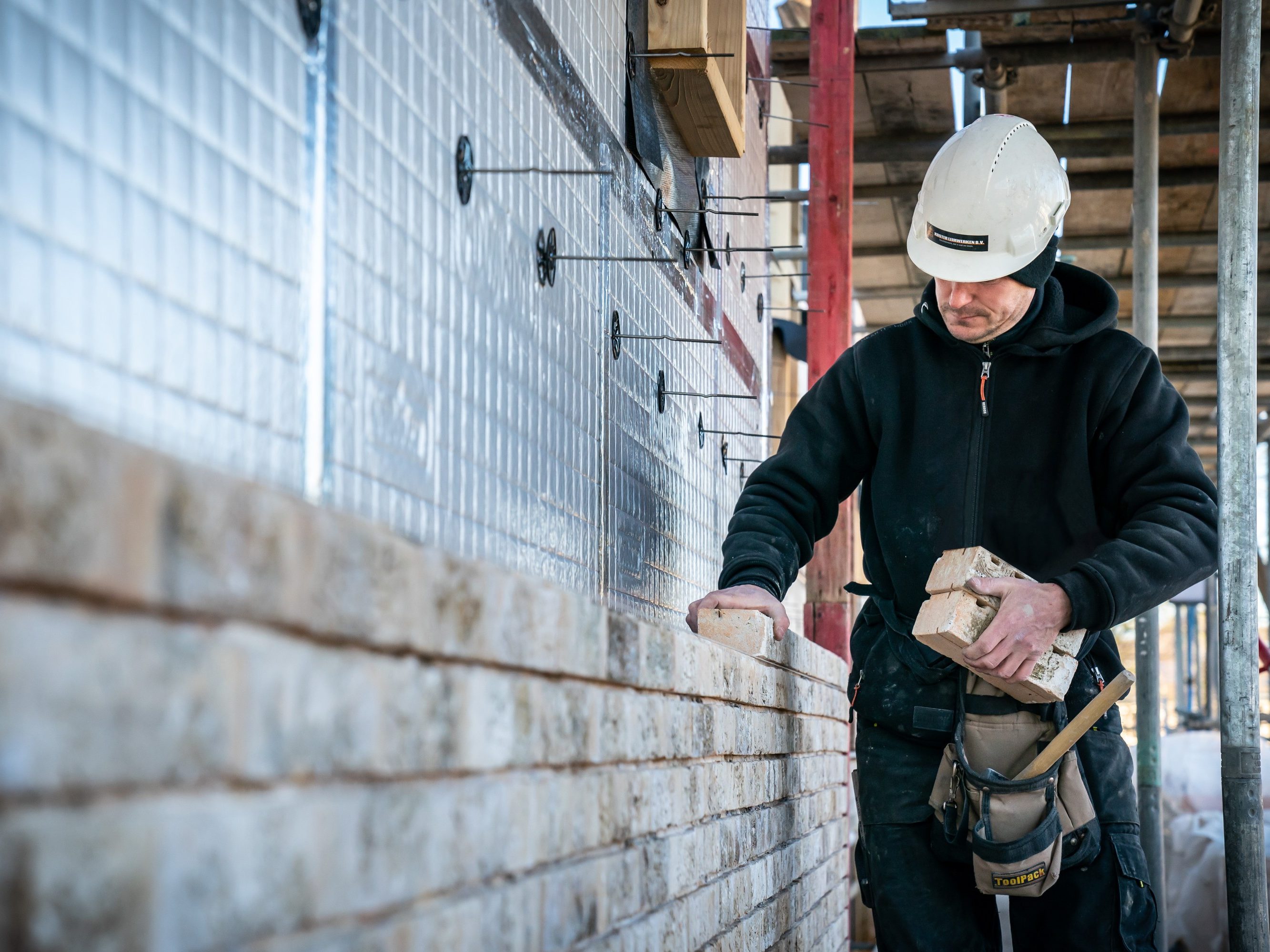 Verwerking van Marziale HV ClickBrick Pure gevelstenen in project Tuinhof in Ameide