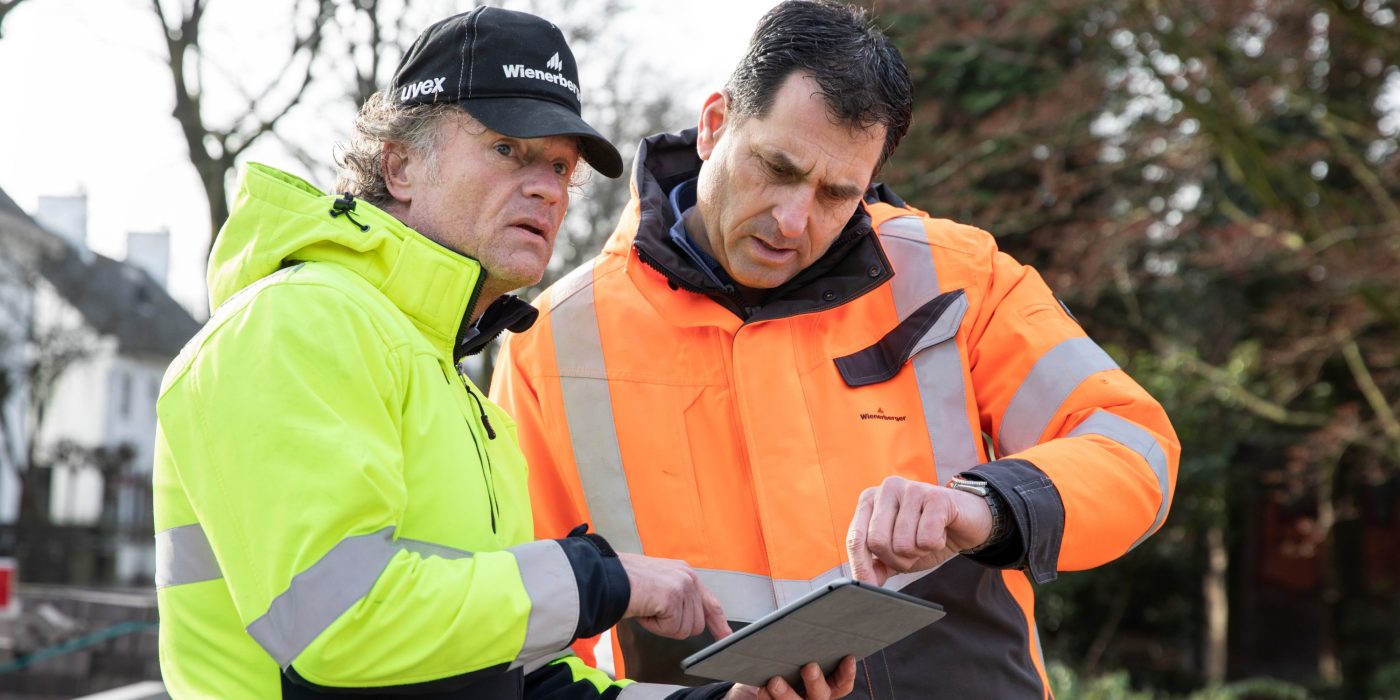 Leggen van straatstenen sfeerbeeld
