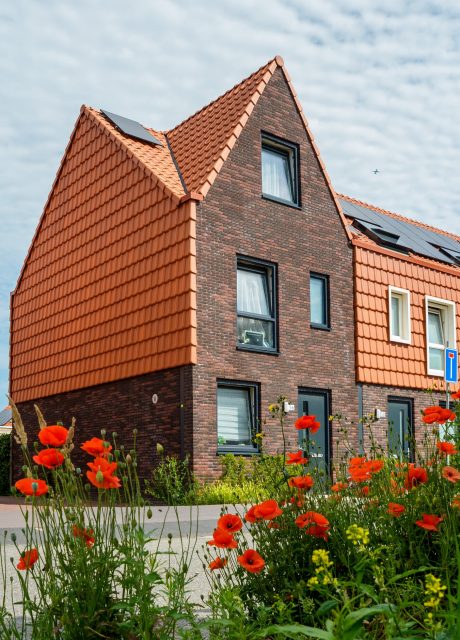 Nieuwbouw met Alegra 10 natuurroodplus en zwart edel engobe | Assendelft