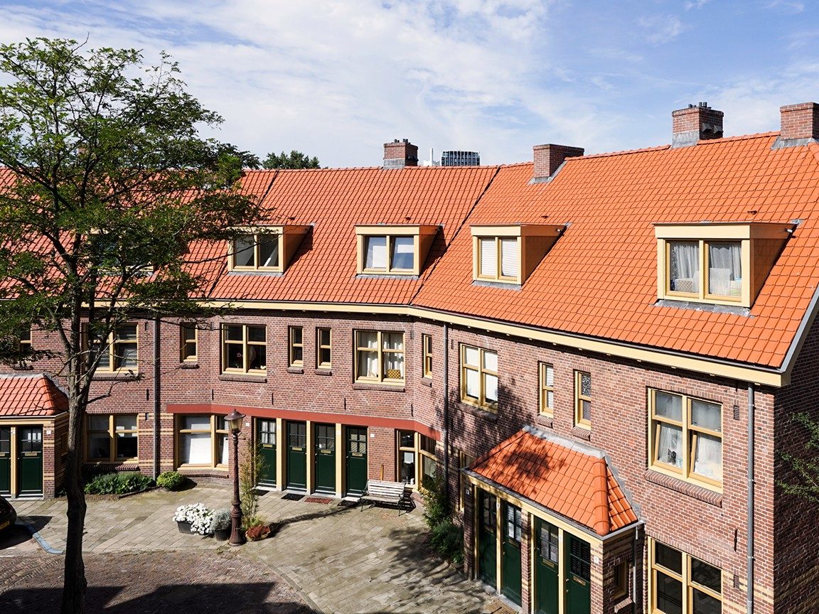 Sfeerbeeld van het Hollands dak met de Tuile du Nord dakpan