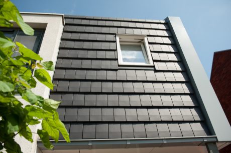 Datura Leikleur Mat Engobe 703 | Nieuwbouw 2-onder-1-kapwoningen Project Buurtstede | Koetserstraat - Klemstraat, Buurtstede, Veenendaal | Architect: Han van Zwieten, Amersfoort | Contractor: UBU, Doetinchem | Completion Date: 2011-01-01