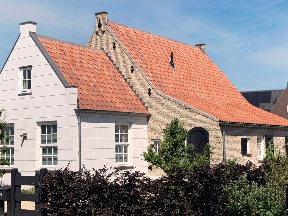 Mood image of the Dutch roof with the Oude Holle 451 rooftile met de Oude Holle 451 dakpan
