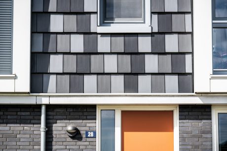 Nieuwbouw geschakelde woningen met dakpan Domino, Lent