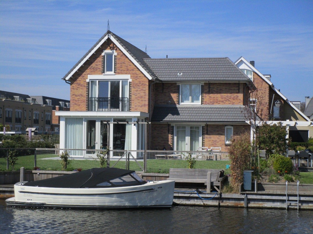 Vauban Leikleur Mat Engobe 703 | Nieuwbouw Appartementen en Vrijstaande Woningen | Krimwijk, Voorschoten | Completion Date: 2015-01-01