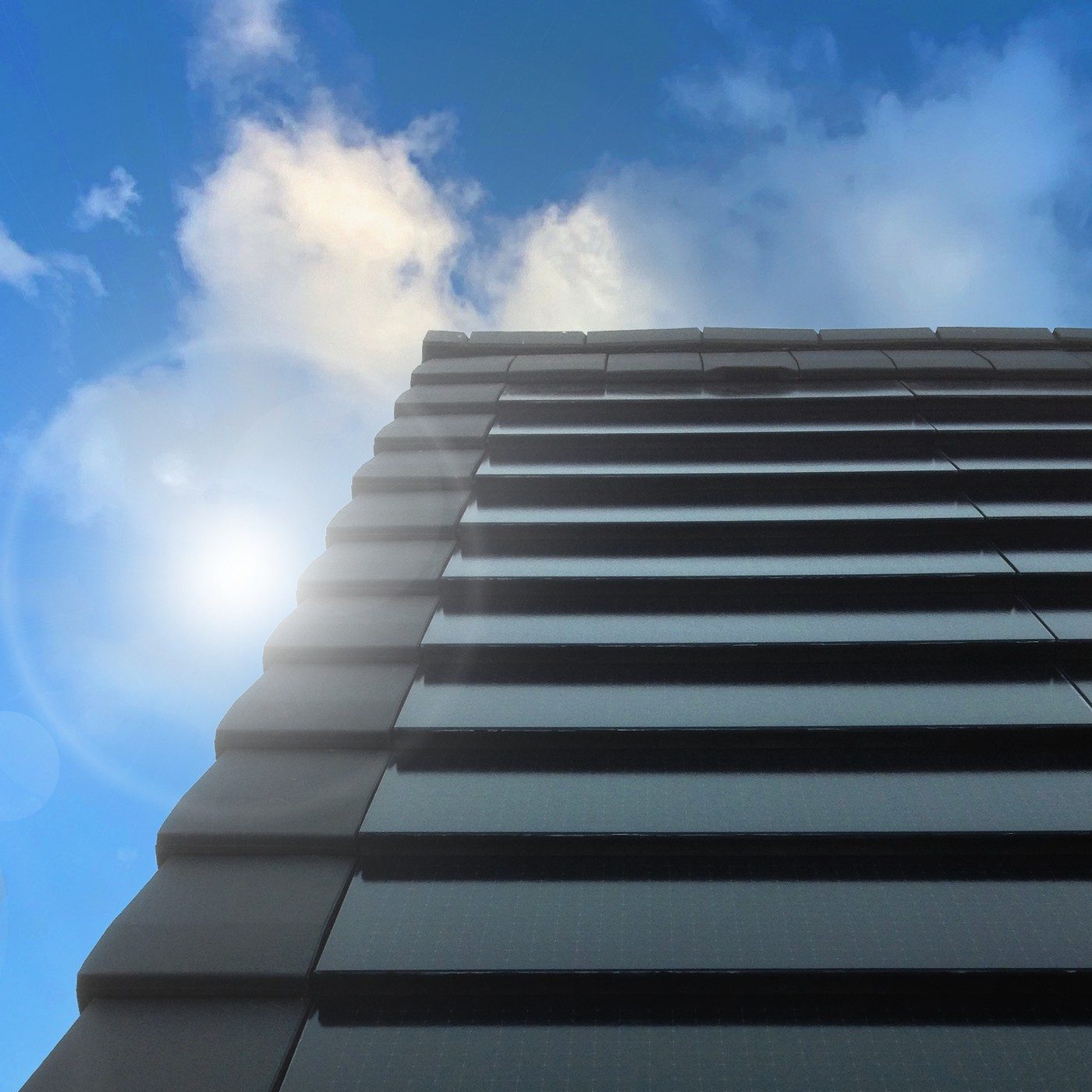 Architect die Alegra 10 zonnedakpannen in het ontwerp integreert.