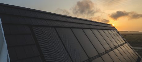 Dak gelegd met de Wevolt X-Roof zonnepanelen