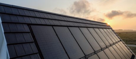 Dak gelegd met de Wevolt X-Roof zonnepanelen