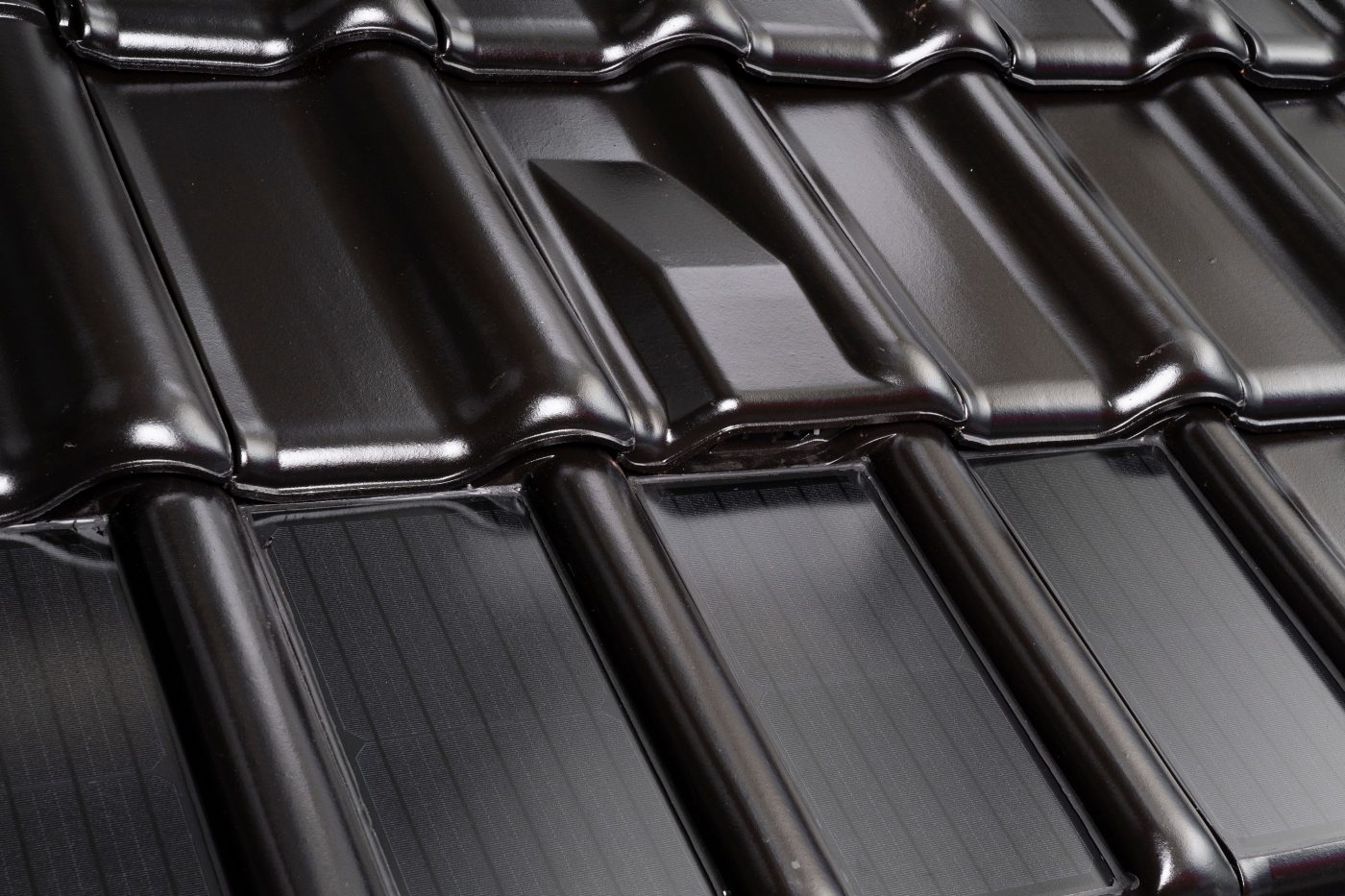 Dak gelegd met de Alegra 10 zonnedakpannen