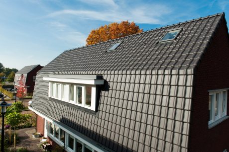 Gevelbakstenen: Espa HV WF en Elise HV WF | Dakpannen: Alegra 10 TE Leikleur Mat Engobe 703 en Madura Leikleur Mat Engobe 703 | Nieuwbouw 2-onder-1-kap- en Tussenwoningen | De Eekhoorn, Lunteren | Architect: Van der Padt & Partners, Giessenburg | Contractor: Gebroeders Blokland, Hardinxveld-Giessendam | Client: Gebroeders Blokland, Hardinxveld Giessendam | Completion Date: 2014-01-01