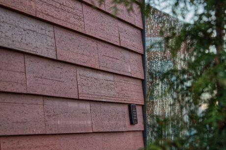 Indoor skate park Fredericia Street Bastion | Motio oak brown wire cut L-profiel | Norgesgade 46A, Denemarken