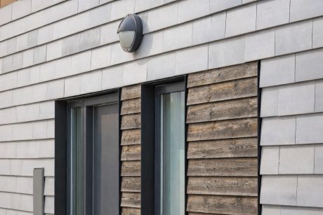 Woonwijk Motio sand white smooth L-profiel and Motio oak brown smooth L-profiel | Roskilde Denemarken