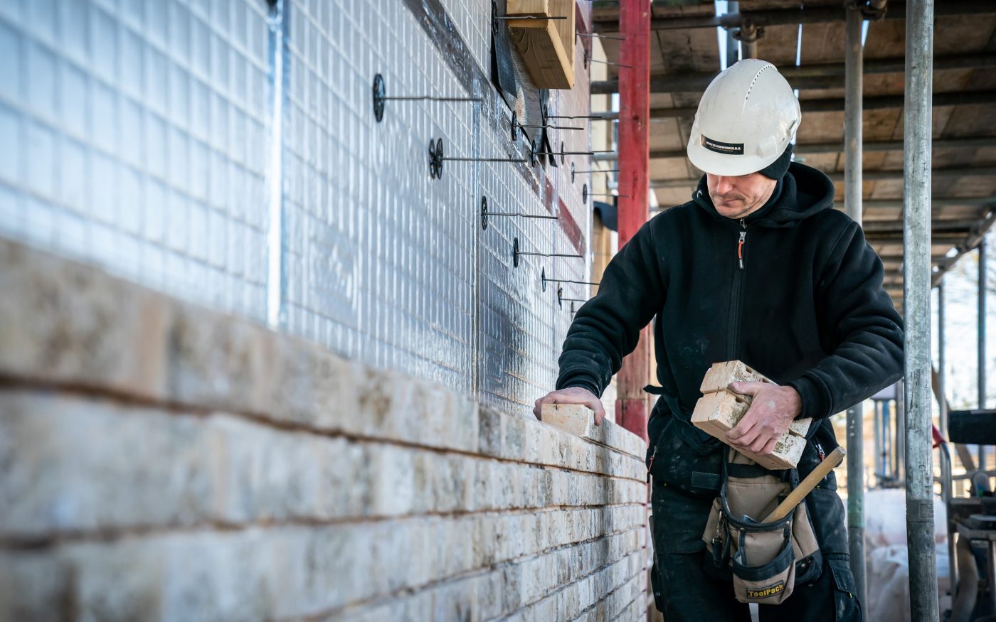 Verwerking van Marziale HV ClickBrick Pure gevelstenen in project Tuinhof in Ameide