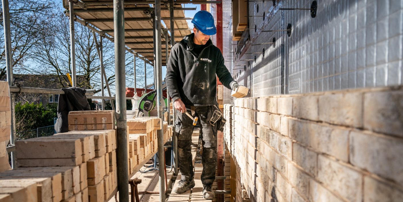 Verwerking van Marziale HV ClickBrick Pure gevelstenen in project Tuinhof in Ameide