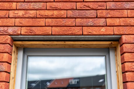 Product: ClickBrick Pure HV Blauwrood genuanceerd, Andalucia, Zwart. Aannemer: Ekowood Houses, Verhaegh Ekobouw en Bouwbedrijf Regeling. Nieuwbouwproject Ekowood Houses | Wiarda, Leeuwarden