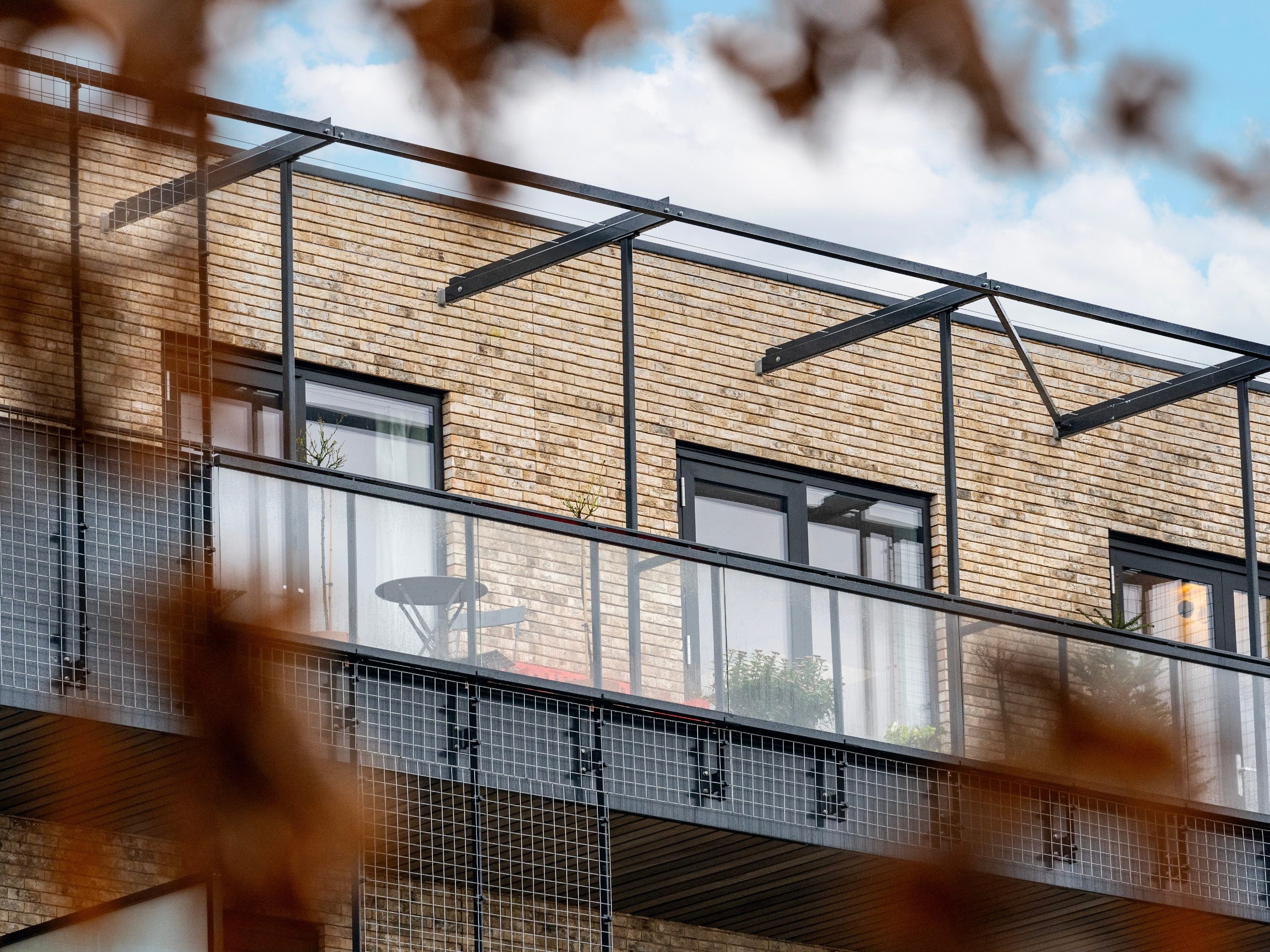 Product: Marziale HV ClickBrick. Architect: Wouter de Haas, Lab03 & Steve Reid, JoustraReid Architecten. Contractor: De Geus Bouw, Broek op Langedijk. Handelaar: RAB Alkaar. Nieuwbouw appartementen met Marziale HV ClickBrick Pure | IJburg, Amsterdam