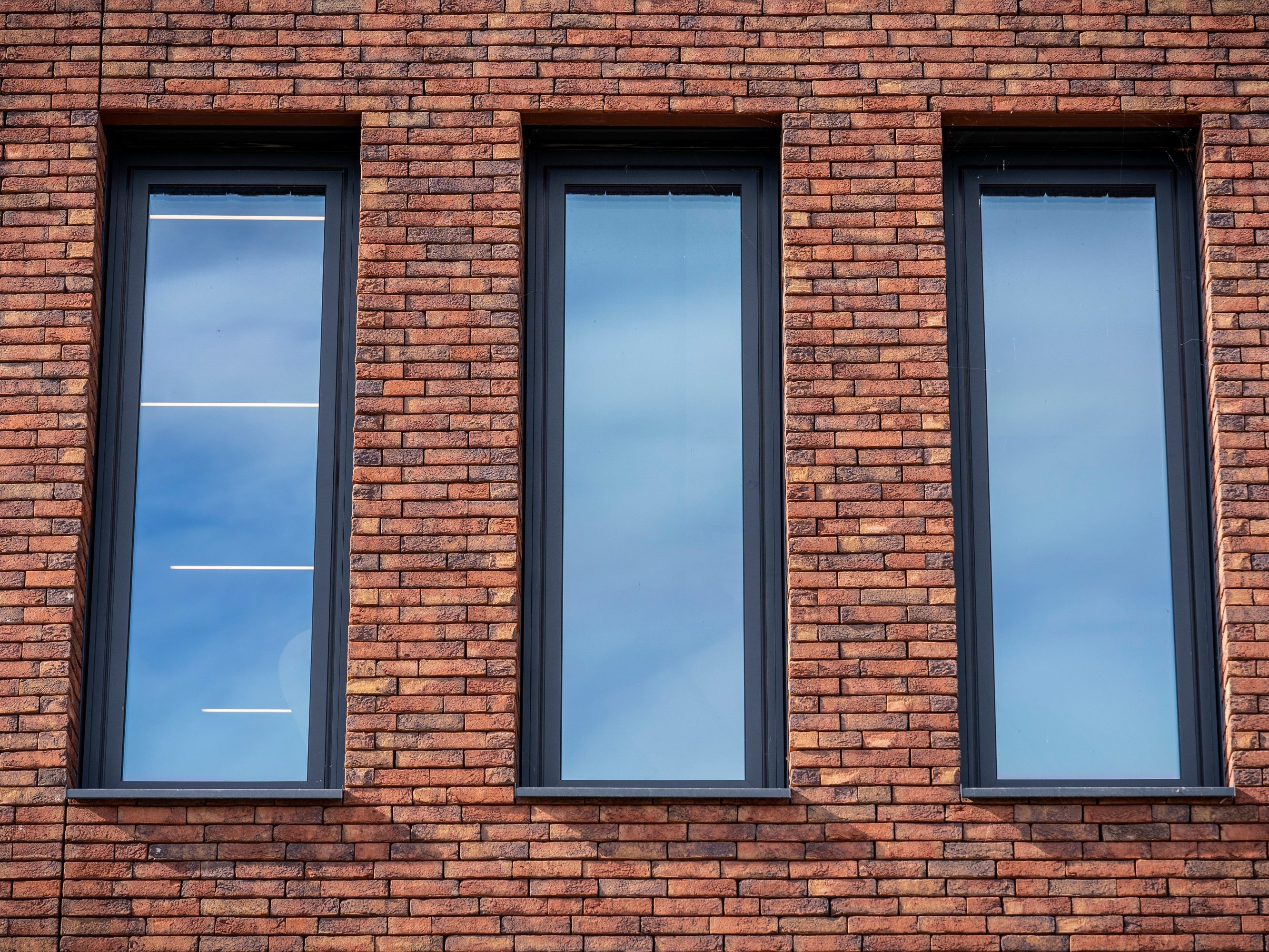 Product: Menton HV ClickBrick, Rhone Exclusief HV ClickBrick. Architect: Verstoep bouwadvies en architecteur. Contractor: Verstoep bouwadvies en architecteur. Builder: Koster Lijmwerken B.V. Trader: Kooy Baksteencentrum. Nieuwbouw bedrijfsverzamelgebouw, Schoonhoven