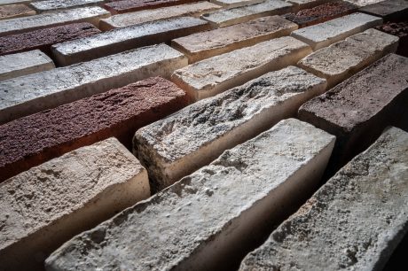 Sfeerbeeld van de EcoBrick ColourCrafted bricks