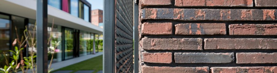 Horizontale lijnwerking met langformaat bakstenen