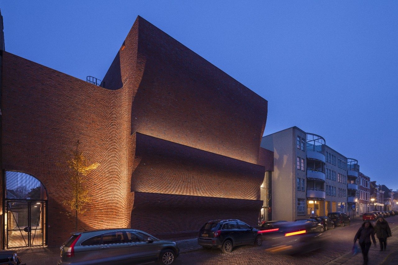 Nieuwbouw Sportcomplex, Violenstraat, Groningen | Gevelbakstenen: Flamenco VB WF mix  |  Opdrachtgever: Dienst OCSW en Gemeente Groningen | Architect: Architectenbureau Marlies Rohmer | Constructeur: BREED integrated design | Aannemer:  Brands Bouwgroep | Installatieadviseur: E&B engineering | Oplevering: 2014