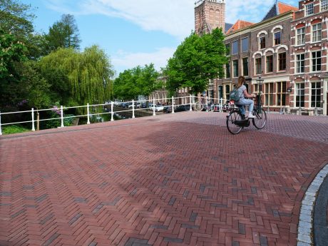 Herinrichting Garenmarkt | Leiden | Straatbakstenen mix: Binnenste Beter-mix | Aannemer: Dura Vermeer, Rotterdam | Ontwerp: Gemeente Leiden