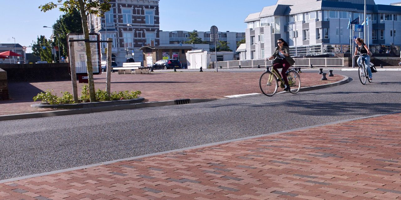 Herinrichting centrum, Middelburg | Straatbakstenen: Middelburgmix WF | Aannemer: Aannemersbedrijf J.M.B., Oudenbosch JD Infra, Meliskerke | Architect en opdrachtgever: Gemeente Middelburg