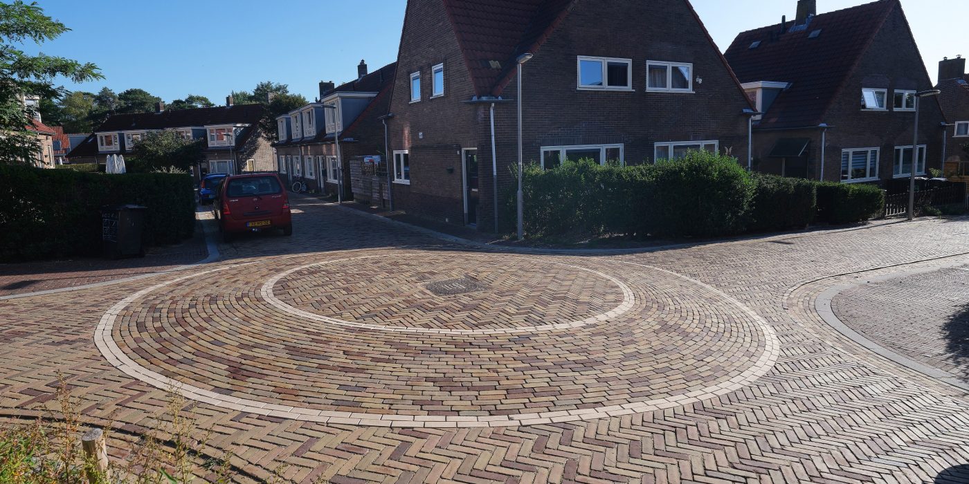 Herinrichting, Geitenkamp, Arnhem | Straatbakstenen: Gala wasserstrich getrommeld DF en de Argenti DF en mix DF: Brons wasserstrich getrommeld, Varia Puur wasserstrich getrommeld en de Gala wasserstrich getrommeld