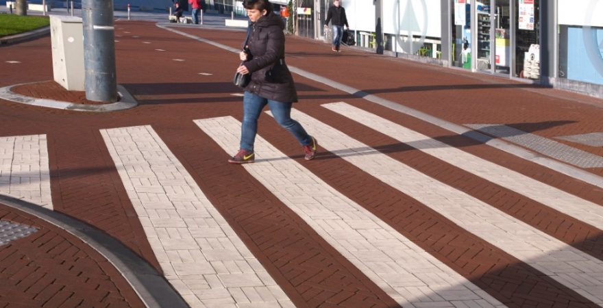 Herontikkeling | Arnhem Centraal | Straatbakstenen: Paviona en Argenti DF | Architect en opdrachtgever: Gemeente Arnhem | Aannemer: Roelofs Groep, Den Ham | Jaar van realisatie: 2015