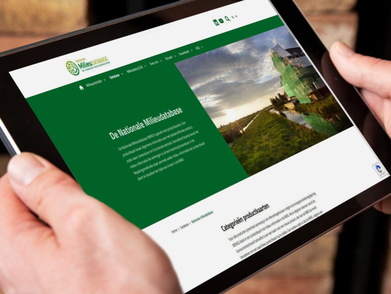 Showroom van Wienerberger Nederland met MDB op de tablet
