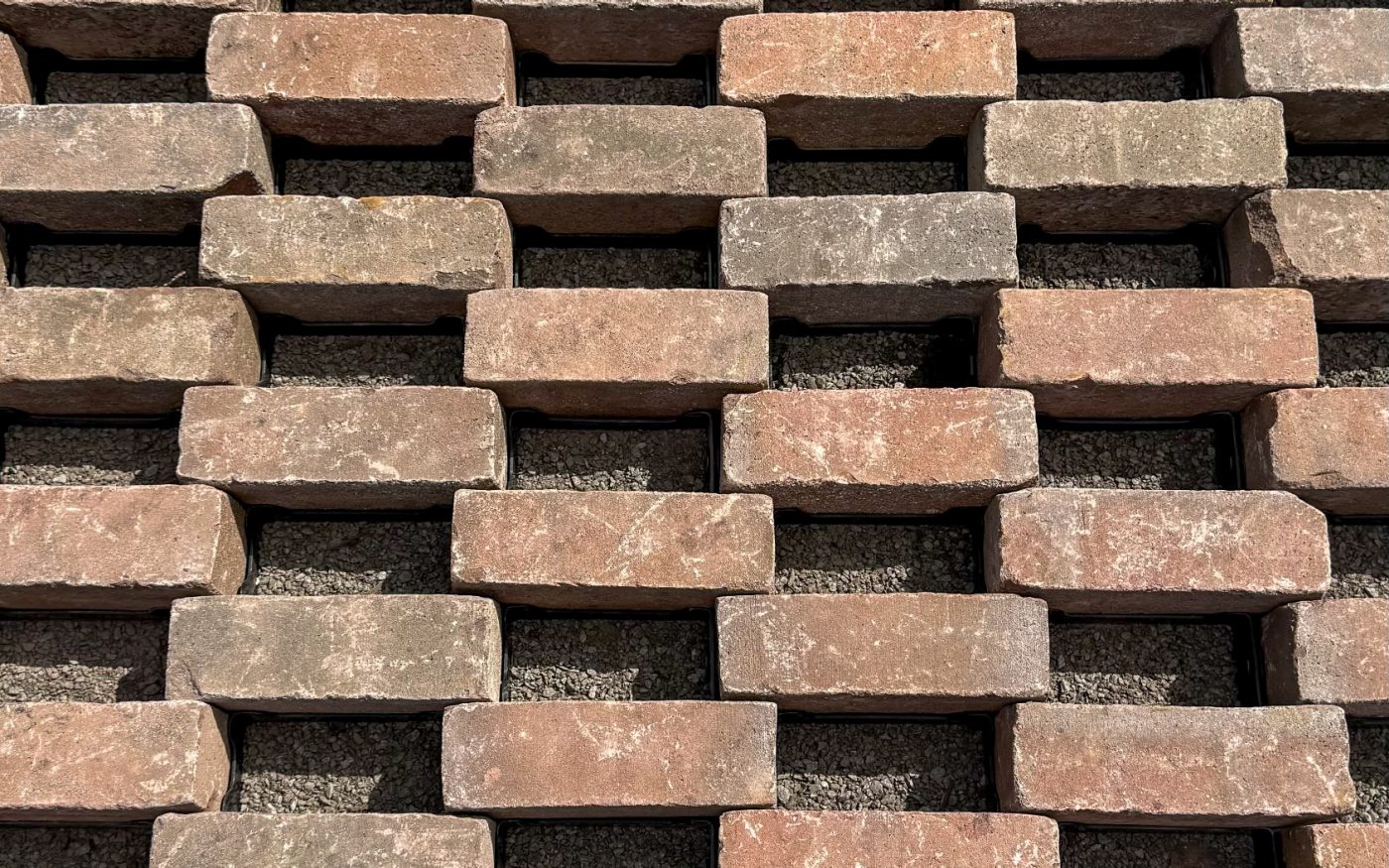 Installatie foto's van de HydroGrid in straatstenen