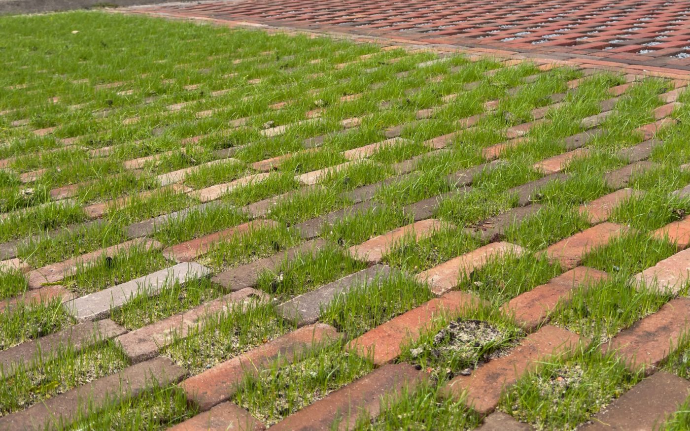 Installatie foto's van de HydroGrid in straatstenen