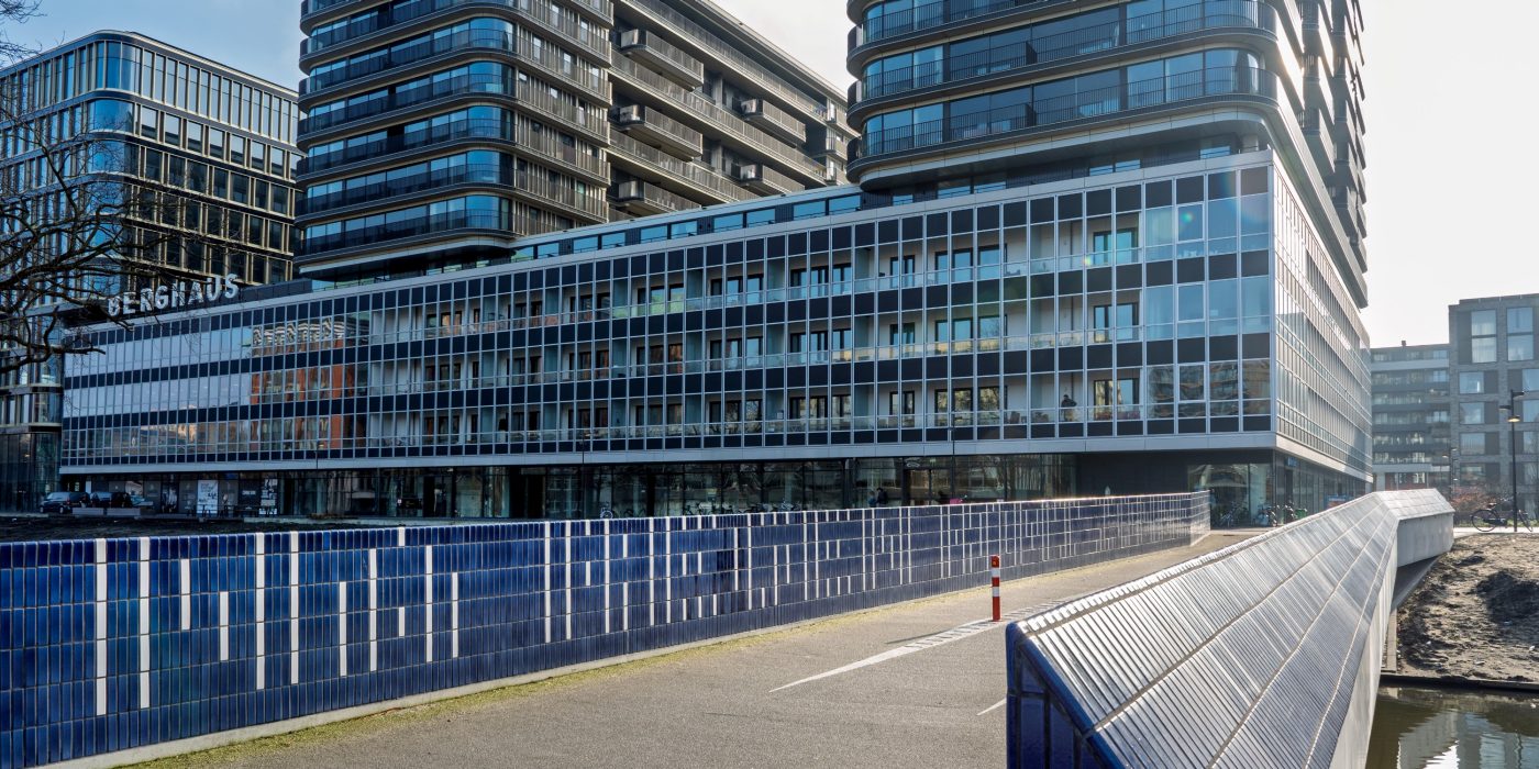 Nieuwbouw brug | Schipluidenlaan, Amsterdam | Product: geglazuurde keramische steenstrips 