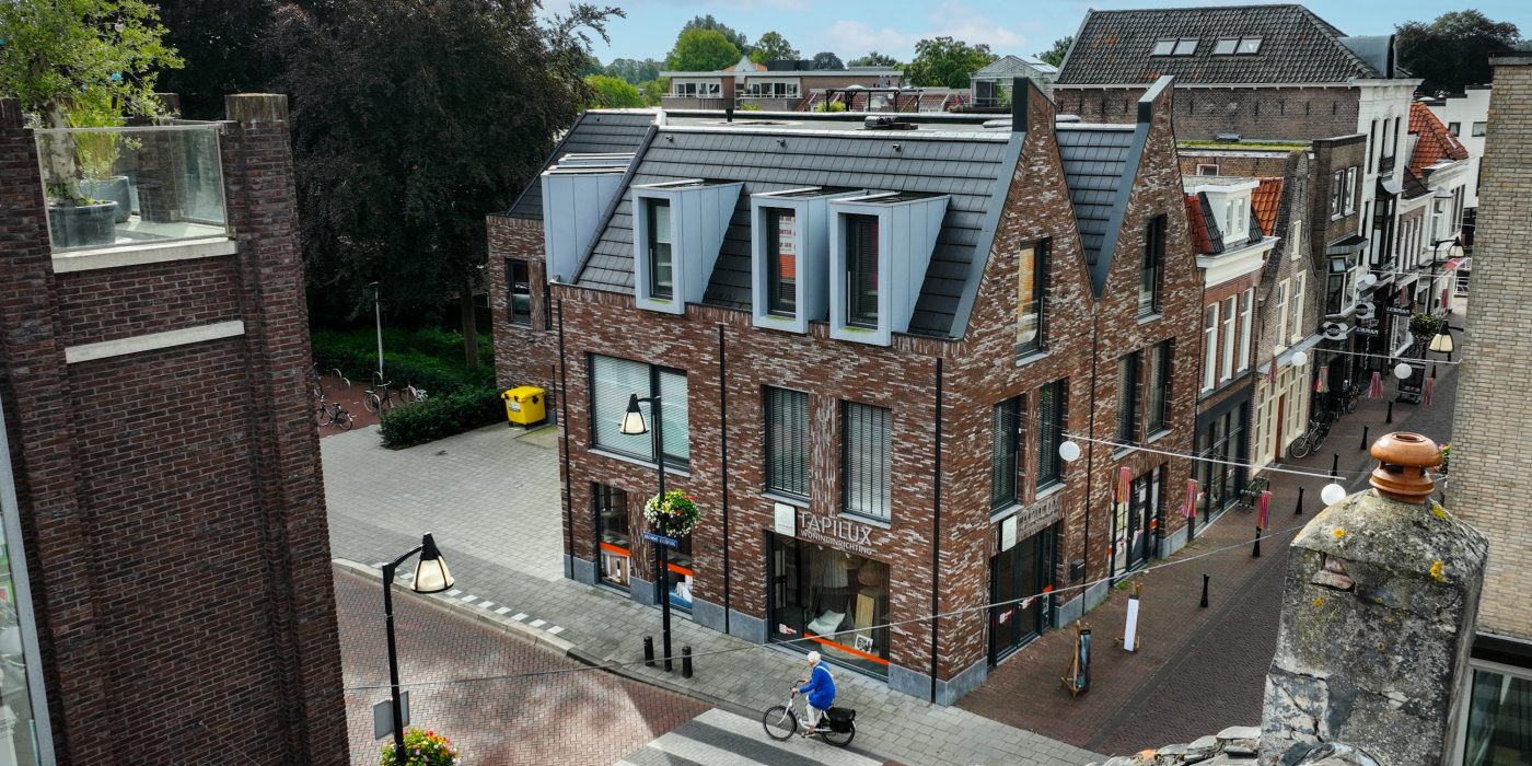 Transformatie winkels en appartementen | Hoofdstraat, Meppel | Gevelbaksteen: Archipolis Barn Bruin SP HF EB65