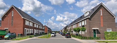 Gevelbakstenen: Marowijne Rood Zand HV WF, Marowijne Zwart Zand HV WF, Duoro Porto Gereduceerd HV WF, Dommelrood HV WF, Dommelrood Gereduceerd HV WF en Dinkelrood HV WF | Dakpan: Modula Zwart Edel Engobe 745 | Nieuwbouw Tussenwoningen | Tiel en Lent | Architect: JongZeeuw Architecten, Herwijnen | Hans Been Architecten BNA, Amerongen & CFC-Architecten BNA, Vianen | Client: SVW Passewaay 60, Druten |  KlokOntwikkeling, Druten