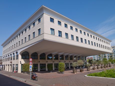 Maatwerk Glazuurbakstenen | Nieuwbouw Culinair Centrum en Hotel Project Zuidblok| Stadionplein, Amsterdam | Architect: Kollhoff Architekten | Contractors: Pieters Bouwtechniek, Vink Bouw en IQNN Vastgoed |  Client: IQNN Vastgoed