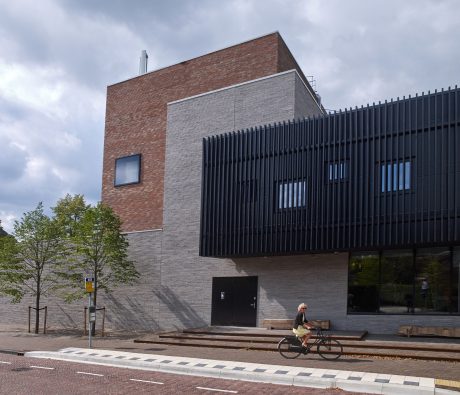 Speciaal Grijs WS LF510 | Nieuwbouw Kunstmuseum Singer Laren | Oude Drift, Laren | Architect: Oscar Vos, Krft & Sanne Oomen, Oomen Ontwerpt | Client: Singer Laren |  Photographer: Christian van der Kooy | Completion Date: 2017-01-01