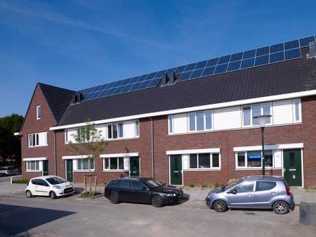 Dakpan: Madura Leikleur Mat Engobe 703 | Gevelbakstenen: Sinterblauw en Classo Alverna HV WF | Nieuwbouw Tussenwoningen | Berckelbosch, Eindhoven | Architect: luijten | smeulders | architecten, Tilburg | Client: IQwoning, Weert | Completion Date: 2009-01-01