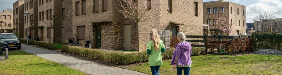 Kleurige gevelstenen dragen bij aan innovatief woonzorgconcept