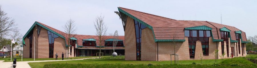 Meanderend waddenhuis Gemeentehuis Den Burg, Texel