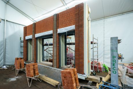 Nieuwbouw 19 bedrijfsunits STOCK Haarlem XL | Gevelbaksteen: Ecoline steenstrips - ca. 45.000 Phaunis-strips (39.500 Rila Red, 5.600 Sherwood Brown) en gevelbakstenen Mastiek en Dommelrood