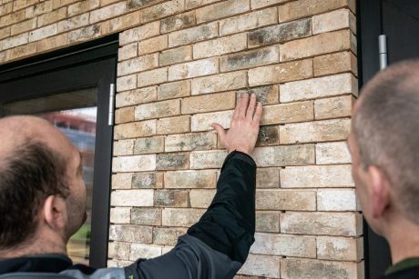 Product: Marziale HV ClickBrick. Architect: Wouter de Haas, Lab03 & Steve Reid, JoustraReid Architecten. Contractor: De Geus Bouw, Broek op Langedijk. Handelaar: RAB Alkaar. Nieuwbouw appartementen met Marziale HV ClickBrick Pure | IJburg, Amsterdam