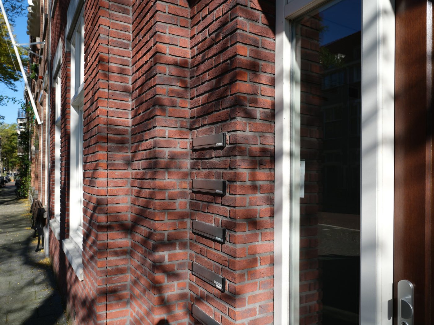 Nieuwbouw 6 appartementen | Bachmanstraat, Benoordenhout Den Haag | Gevelbaksteen: Forum Pampas HV Ecobrick | Dakpan: Tuile du Nord 44 natuurrood | Architect: Bureau Kroner
