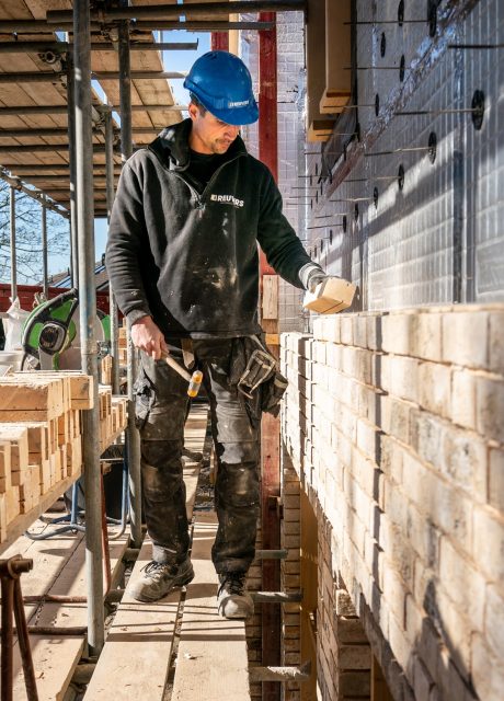 Verwerking van Marziale HV ClickBrick Pure gevelstenen in project Tuinhof in Ameide
