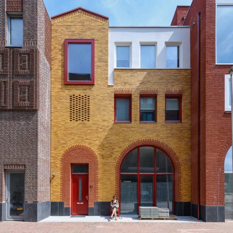 Nieuwbouw 41 herenhuizen en 9 appartementen Sinfonia | Leidsche Rijn, Utrecht | Gevelbakstenen: Veldbrons Gesinterd HV WF, Navarra HV WF, Blauwrood Genuanceerd HV WF, en EF en de Teunisbloem WS WF | Straatbaksteen: Ravenna DF