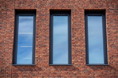 Product: Menton HV ClickBrick, Rhone Exclusief HV ClickBrick. Architect: Verstoep bouwadvies en architecteur. Contractor: Verstoep bouwadvies en architecteur. Builder: Koster Lijmwerken B.V. Trader: Kooy Baksteencentrum. Nieuwbouw bedrijfsverzamelgebouw, Schoonhoven