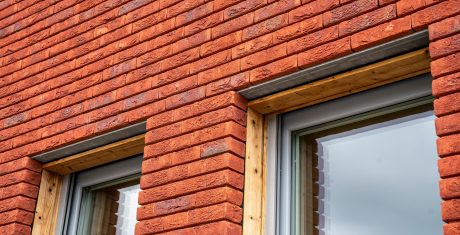 Product: ClickBrick Pure HV Blauwrood genuanceerd, Andalucia, Zwart. Aannemer: Ekowood Houses, Verhaegh Ekobouw en Bouwbedrijf Regeling. Nieuwbouwproject Ekowood Houses | Wiarda, Leeuwarden
