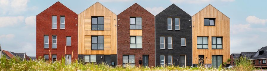 Duurzame Ekowood pakhuiswoningen met remontabele ClickBrick-gevels