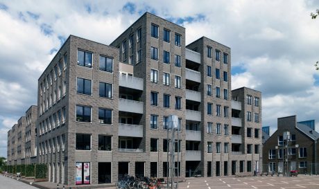 Blauwrood Genuanceerd HV WF en EF, Grijs en Bronsgroen HV WF | Nieuwbouw Appartementen | Deo Neo, Haarlem | Architect: Dana Ponec Architecten, Amsterdam, Studioninedots, Amsterdam en Simon Sprietsma Stadslandschappen, Amsterdam | Client: De Key - De Principaal i.s.m. AM Noord-Holland | Completion Date: 2015-01-01