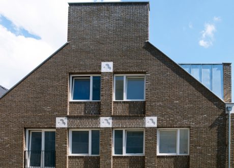 Blauwrood Genuanceerd HV WF en EF, Grijs en Bronsgroen HV WF | Nieuwbouw Appartementen | Deo Neo, Haarlem | Architect: Dana Ponec Architecten, Amsterdam, Studioninedots, Amsterdam en Simon Sprietsma Stadslandschappen, Amsterdam | Client: De Key - De Principaal i.s.m. AM Noord-Holland | Completion Date: 2015-01-01